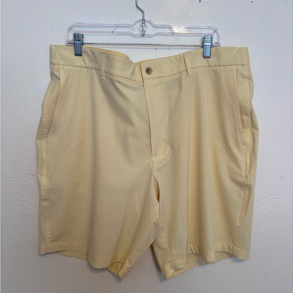 Walter Hagen Performance Golf Shorts Men’s Size 40 Yellow Stretch